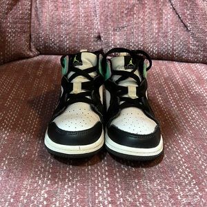 Air Jordan 1 Mid Toddler Shoes